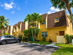 Building Photo - 5728-5728 Blueberry Ct