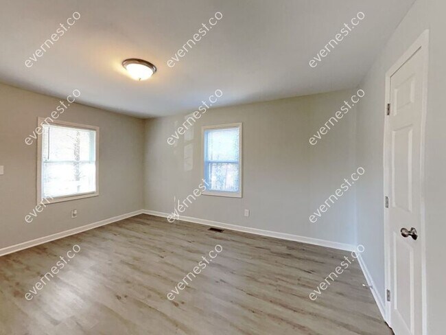 Foto del edificio - 2036 Phillips Dr SE