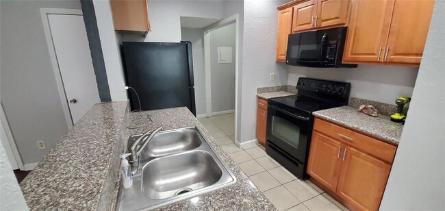 Building Photo - 5664 Birchmont Dr