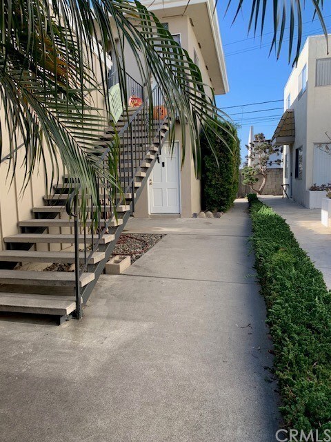 Building Photo - 206 Avenida Rosa