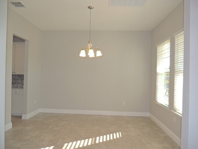 Foto del edificio - CALL ED FOR SHOWING APPOINTMENTS (352) 217...