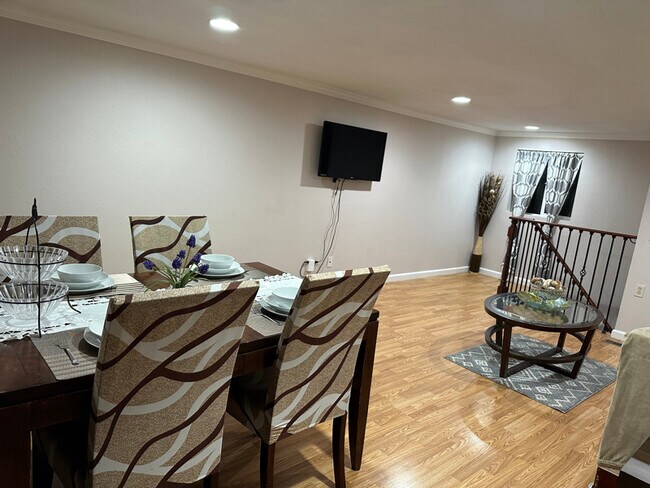 Foto del edificio - 50 August Ct