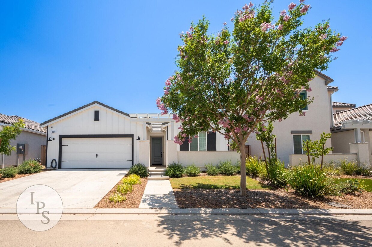 Primary Photo - Madera Tesoro Viejo Home, 3BR/2BA, SOLAR B...