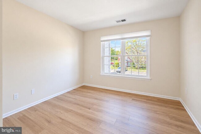 Foto del edificio - 382 Andover Pl