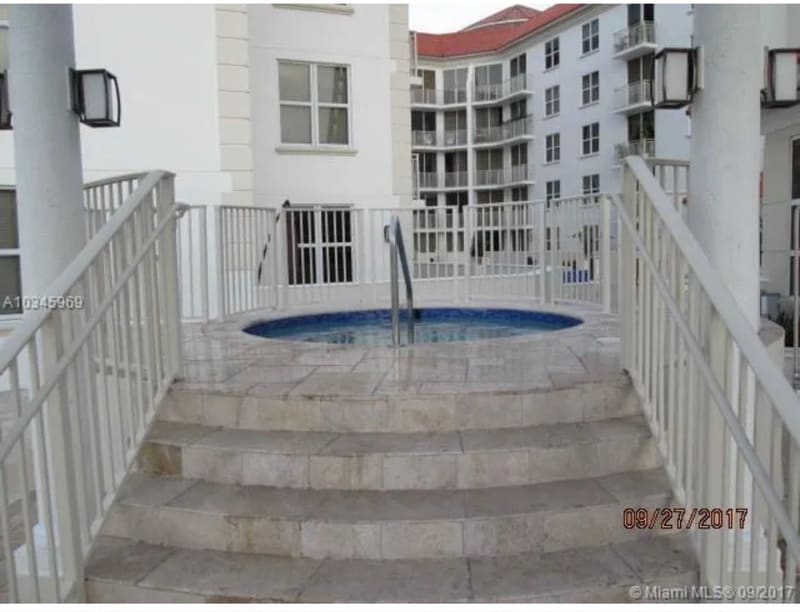 Photo - 2030 Douglas Rd (Miami, FL)