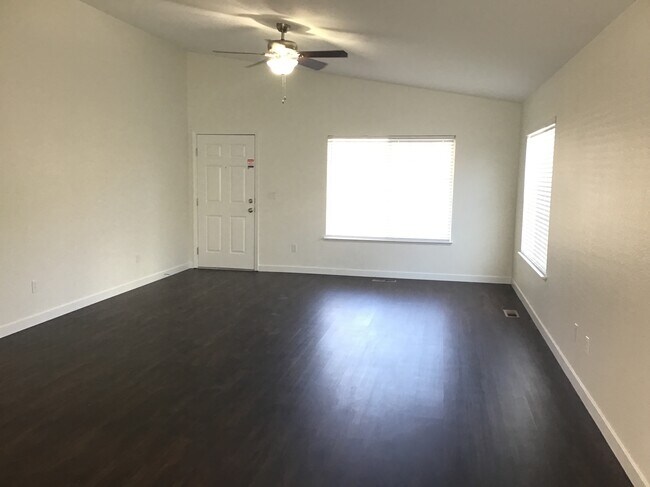 Foto del edificio - 18258 Oakbrook Lane