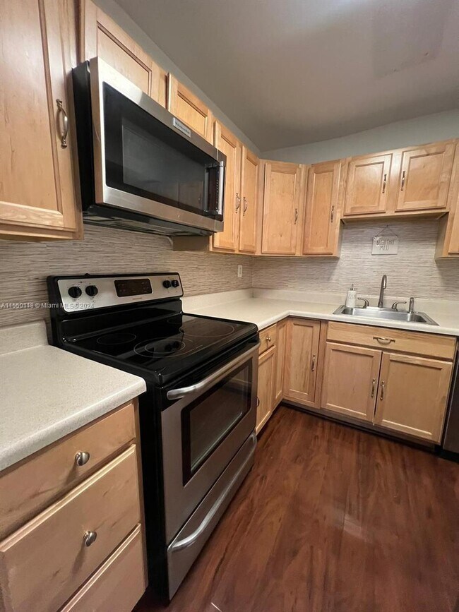 Foto del edificio - 3025 Mary St