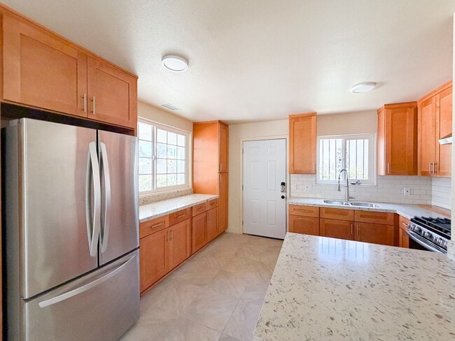 Building Photo - 4bd 2 ba House Available For Rent