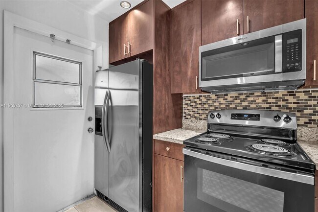 Foto del edificio - 5790 Stirling Rd