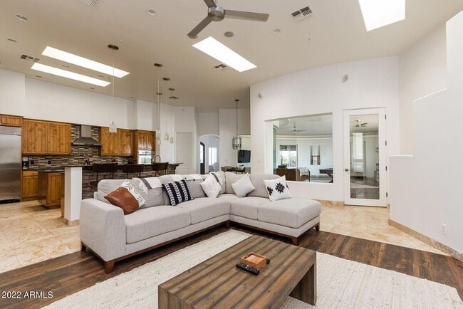 Building Photo - 6815 E Wildcat Drive