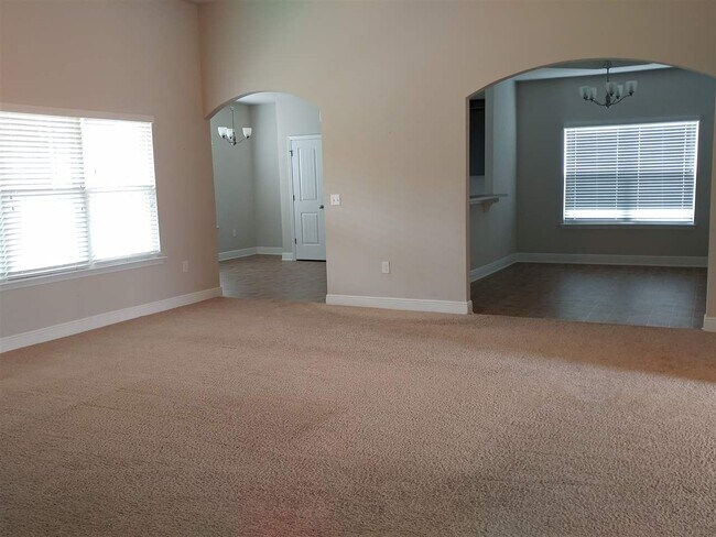 Foto del edificio - 8737 Bradfield Dr