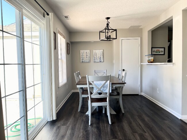 Foto del edificio - 1668 Pattington Cir