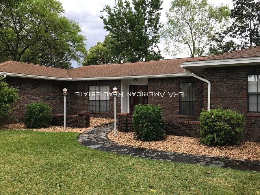 Lake Lorraine Estates Home! House Rental in Shalimar, FL