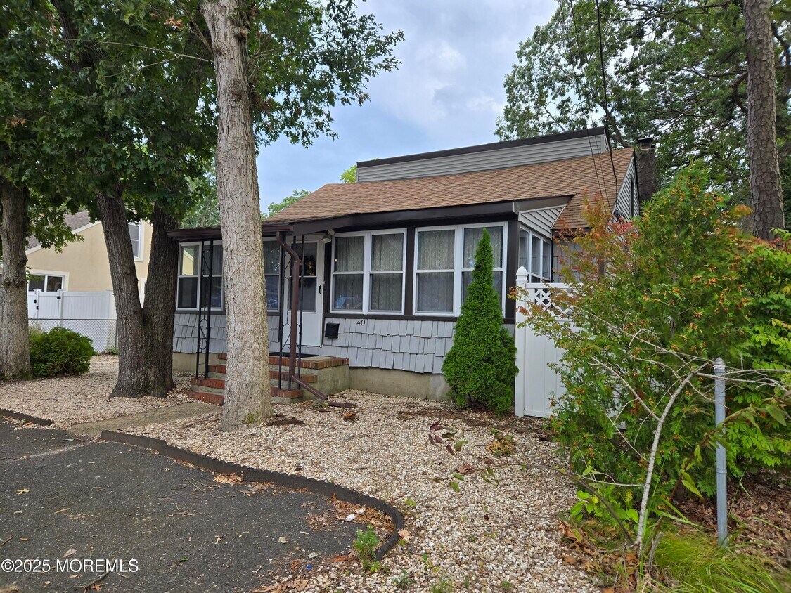 Foto principal - 40 Red Wing Ave