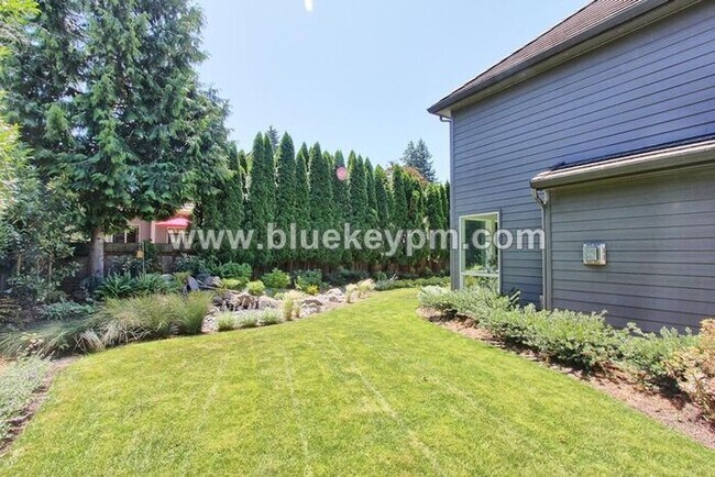 Foto del edificio - 3 Bed, 2.5 Baths Luxury Home Located Near ...