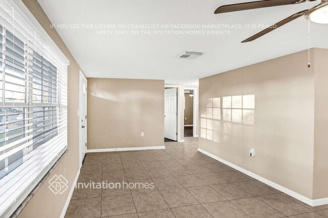 Foto del edificio - 9900 Lakeside Ln