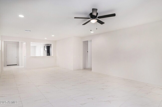 Foto del edificio - 6970 W Gwen St