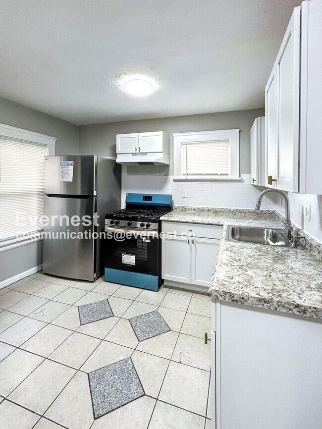 Foto del edificio - 18709 Arrowhead Ave