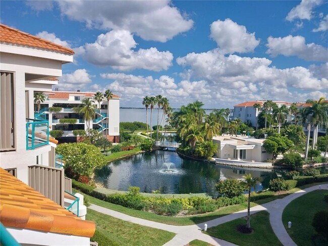 Foto del edificio - 370 Gulf of Mexico Dr