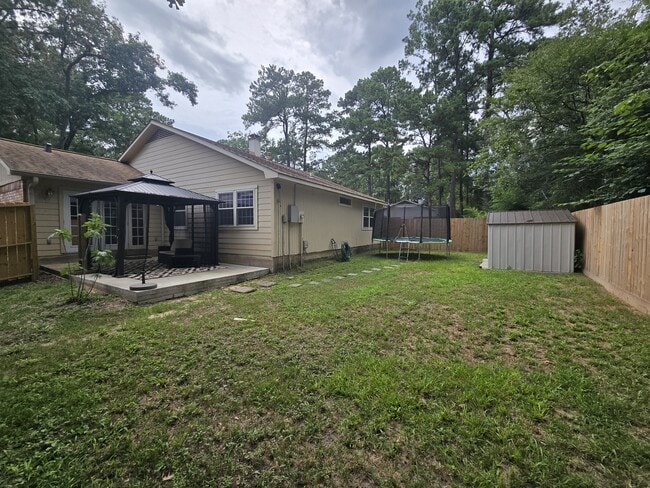 Backyard - 114 N Woodstock Circle Dr
