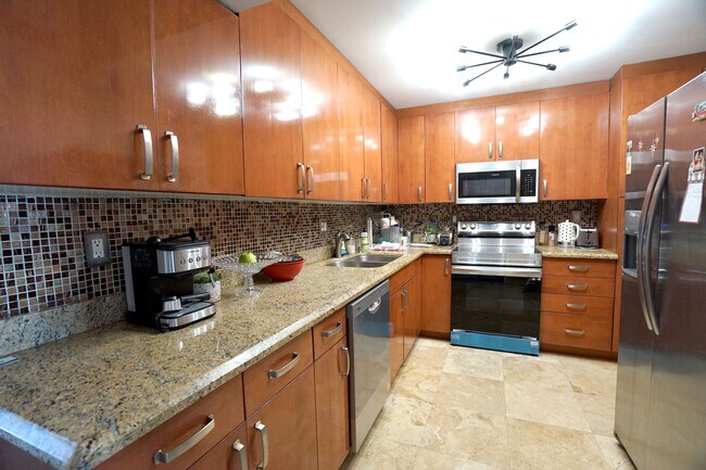 Foto del edificio - 1833 S Ocean Dr