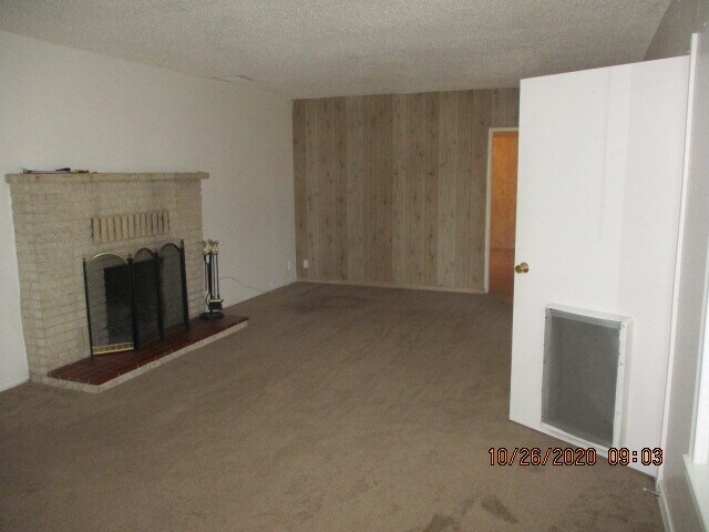 Building Photo - 10 E Bonanza Rd