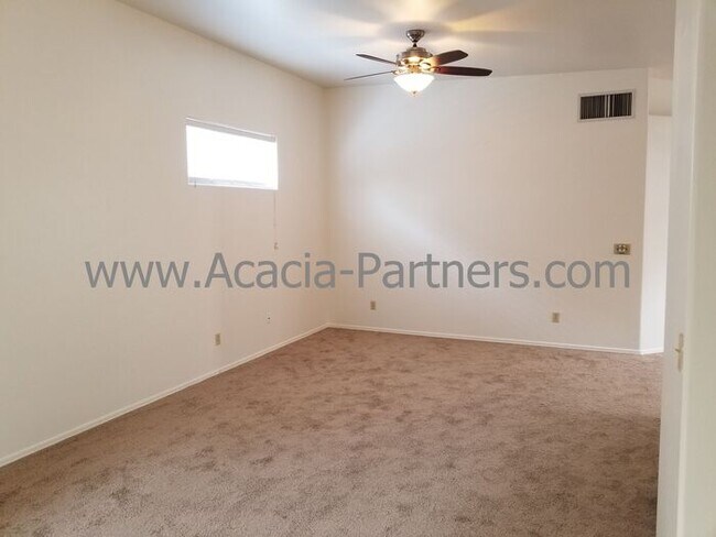 Building Photo - 3 Bedroom/2 Bath in Gated Community