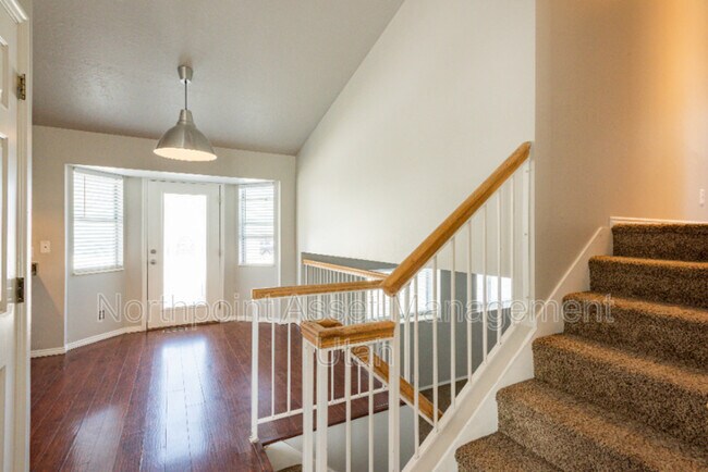 Building Photo - 714 N 300 W