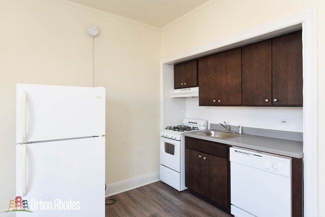 Foto del edificio - 3314 W Diversey Ave