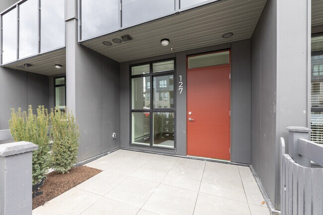 Photo du bâtiment - 15733-15733 85 Ave