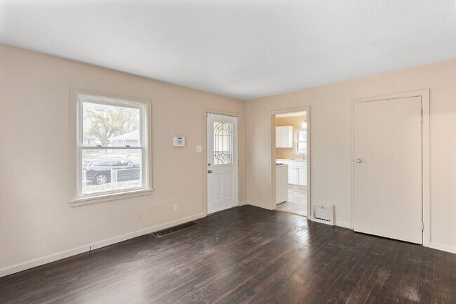 Foto del edificio - VOUCHERS ACCEPTED at this 3 bedroom, 1 bath renovated home.