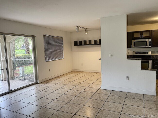 Foto del edificio - 10045 NW 46th St