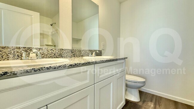 Foto del edificio - 3856 Long Dr