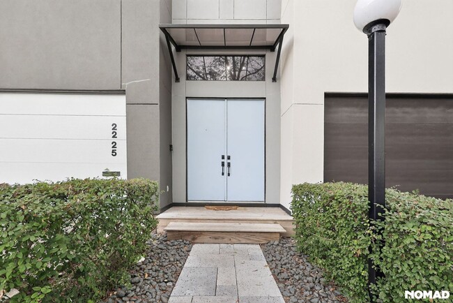 Foto del edificio - 2225 Hopkins St