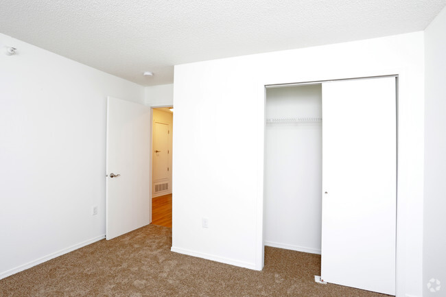 1HAB, 1BA - 572 ft² - Habitación - Kings Gate Senior