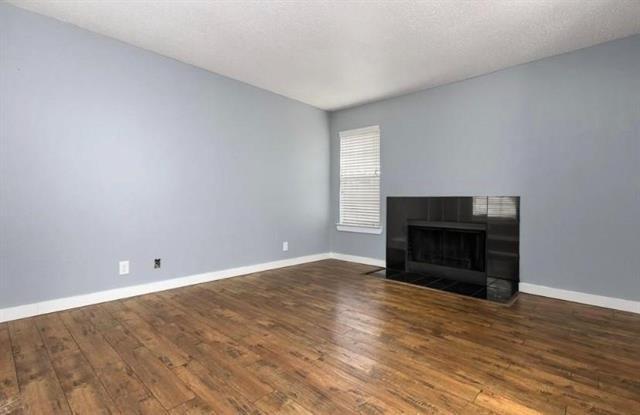 Foto del edificio - 4748 Old Bent Tree Ln