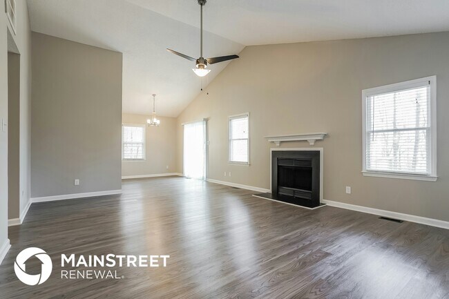 Building Photo - 4210 Queen Victoria Pl