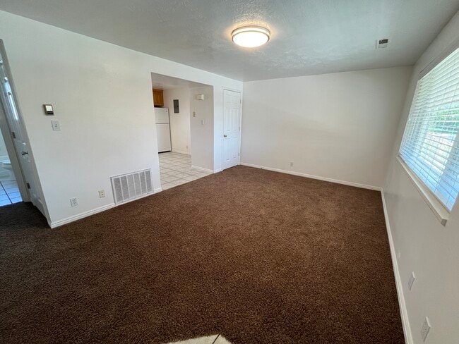 Building Photo - 363 E 1500 S