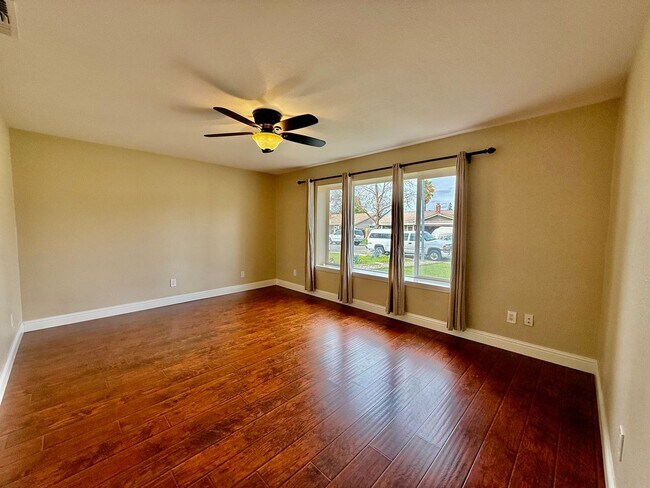 Foto del edificio - Great home available Now