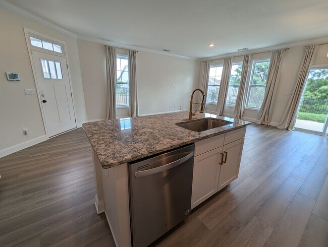 Foto del edificio - Modern Corner Lot Townhome located in the Ivy Ridge Community in South Carolina !