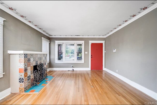 Building Photo - 411 E Alvarado St