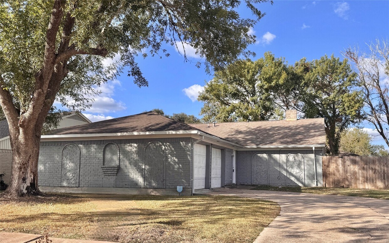 Foto principal - 6610 Rockergate Dr