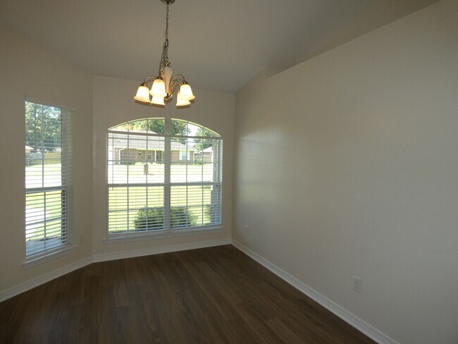 Building Photo - Milton, 4/3, w/ 2553 sqft.