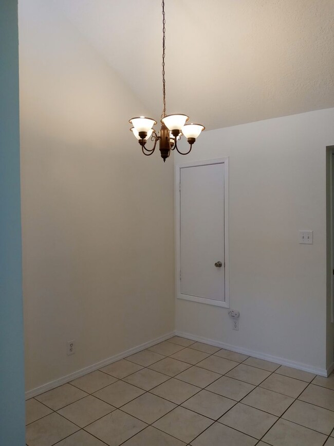Building Photo - AFFORDABLE!!!