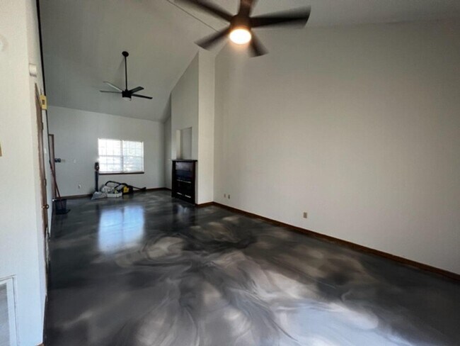 Building Photo - 1708 Telluride Ln