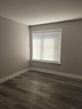 Building Photo - 1500 Hialeah Dr