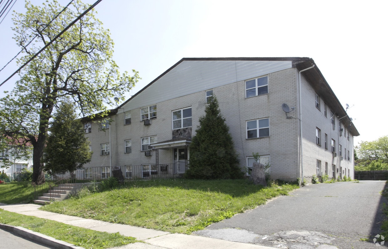 Building Photo - 448 New York Ave