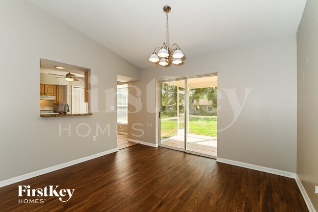 Foto del edificio - 18557 Wisteria Rd