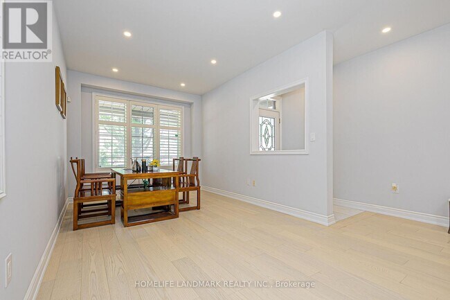 Photo du bâtiment - 9 Longwood Ave