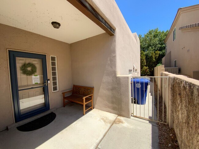 Building Photo - 3 Bedroom Single Story Home Available Near...